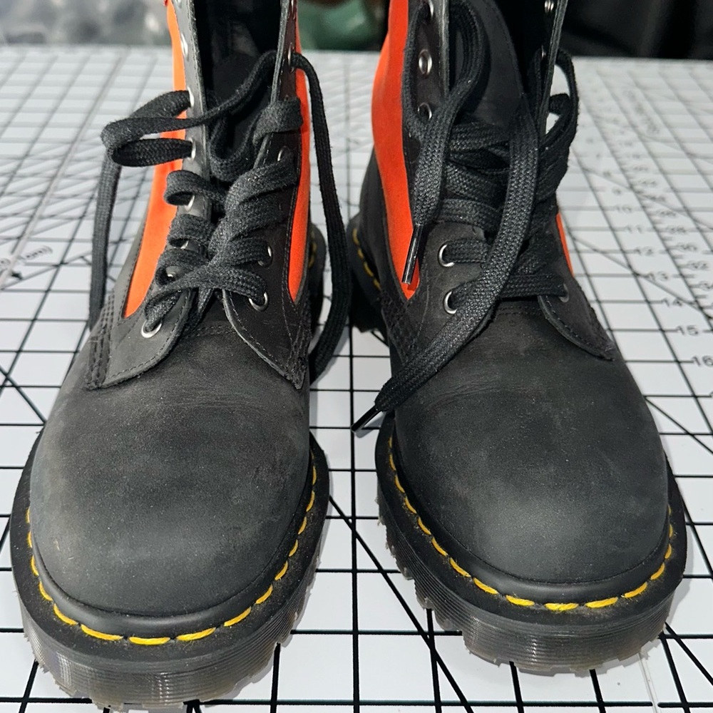 Dr. Martens Men’s 1460 Bold Black & Orange Leather Combat Boots – Size 6 - Picture 9 of 9